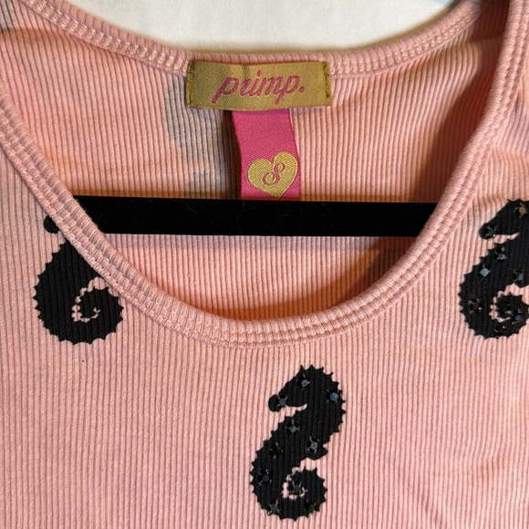 Primp women’s ribbed tank top. Sz Small✨ Pink with Black Seahorse pattern 🖤 - Picture 2 of 6